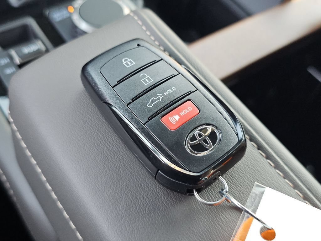 New 2026 Wind Chill Pearl Toyota 1794 Edition image 36