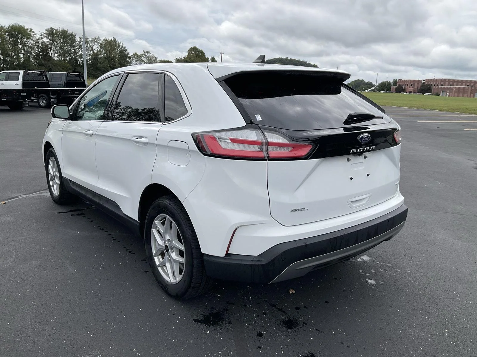 Used 2024 WHITE Ford SEL image 8
