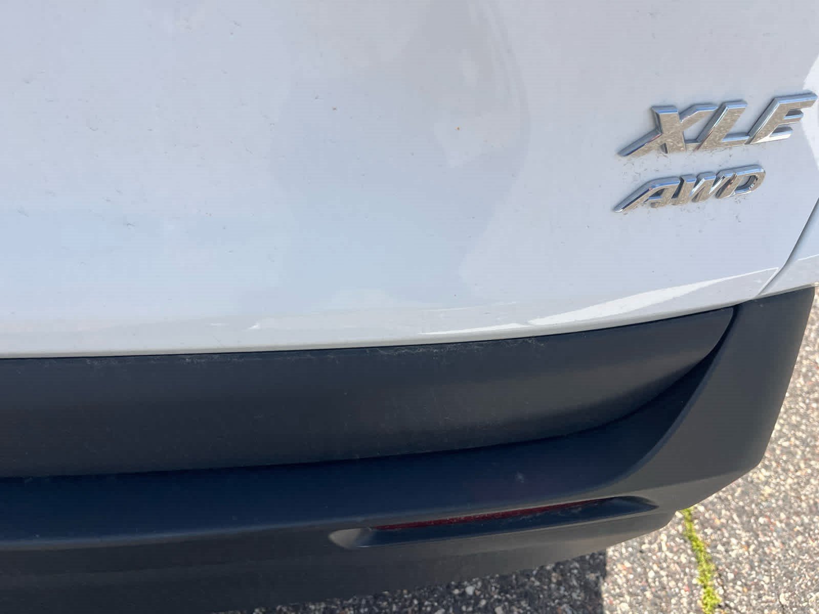 Used 2021 Super White Toyota XLE image 5