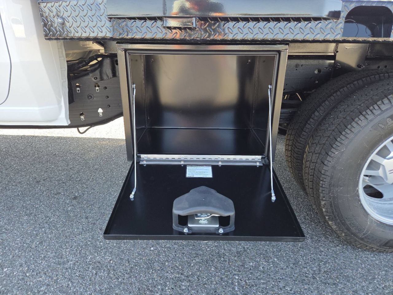 2026 GMC Sierra 3500 Chassis Cab Pro - Photo 25