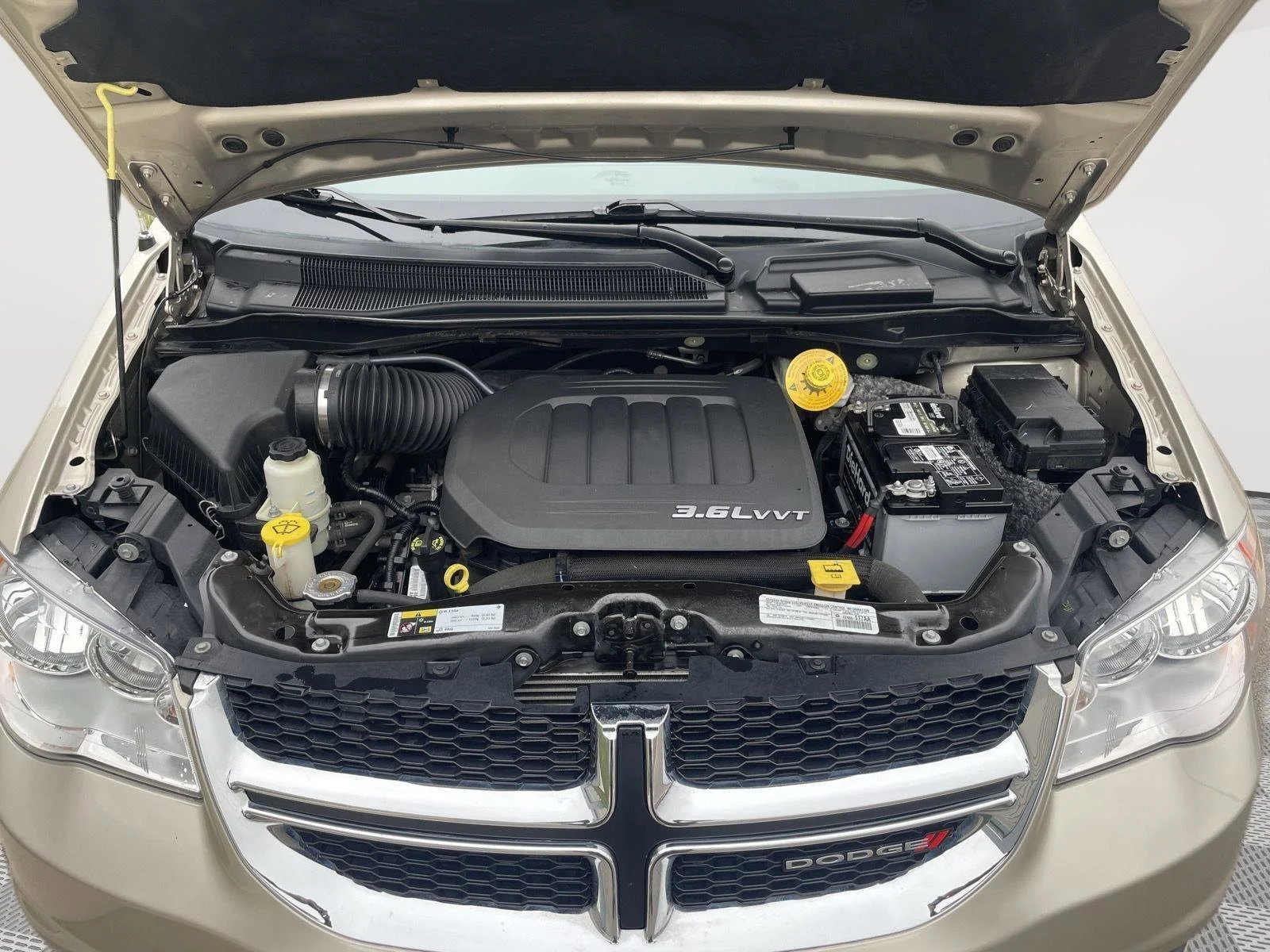 Used 2015 Cashmere/Sandstone Pearlcoat Dodge American Value Pkg image 9