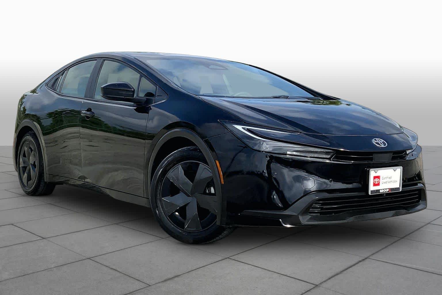 Used 2025 Midnight Black Metallic Toyota LE image 3
