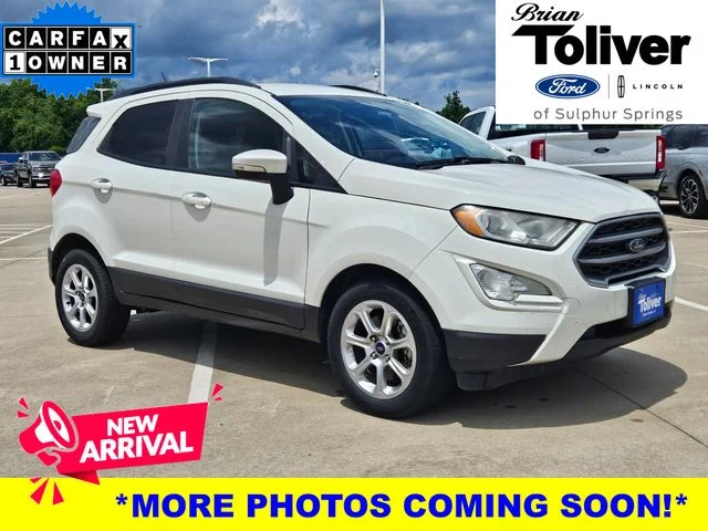 Used 2020 Diamond White Ford SE image 1