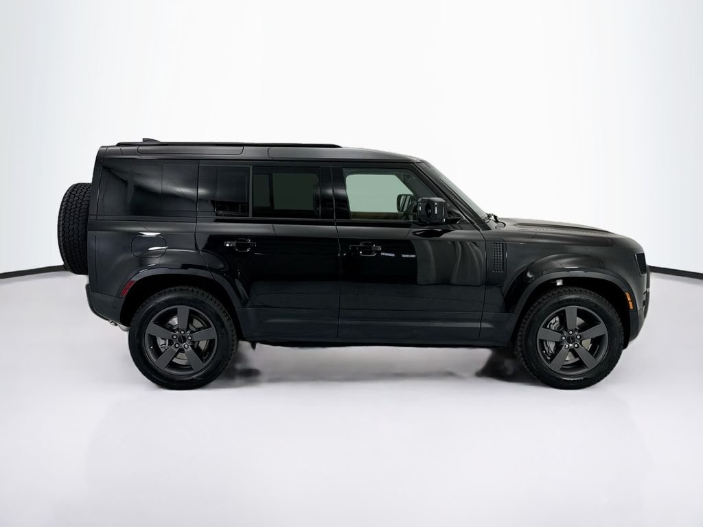 New 2026 Santorini Black Land Rover S image 4