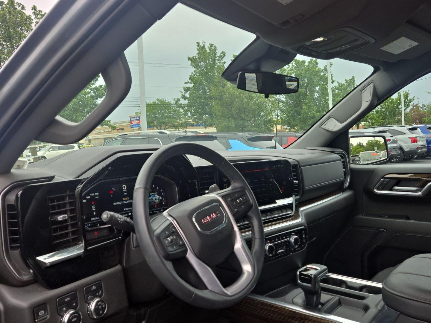 Used 2023 Sterling Metallic GMC Elevation image 3