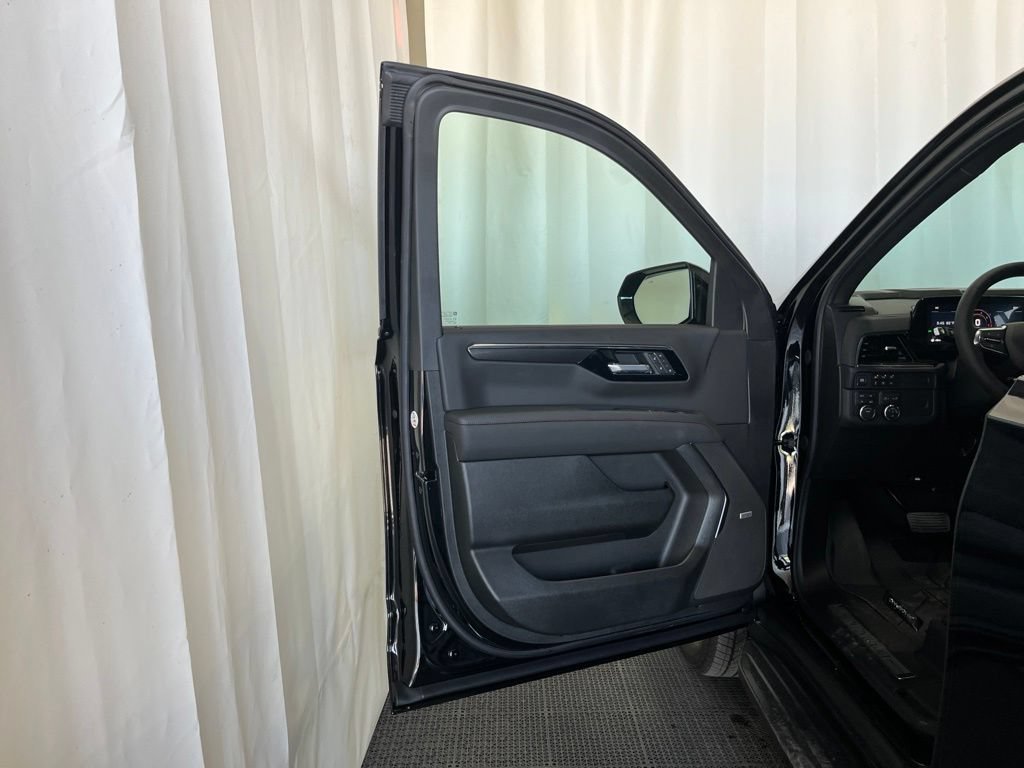 2026 Chevrolet Suburban RST - Photo 17