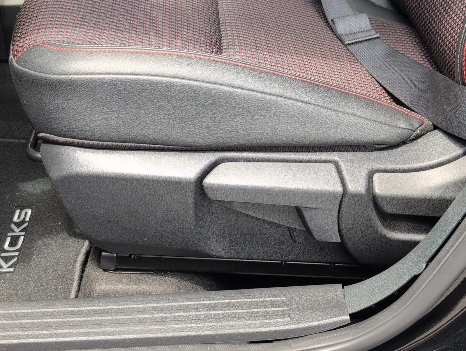 Used 2025 Black Nissan SR image 14