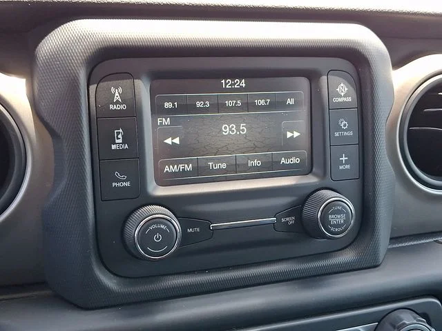 Used 2018 White Jeep Unlimited Sport S image 23