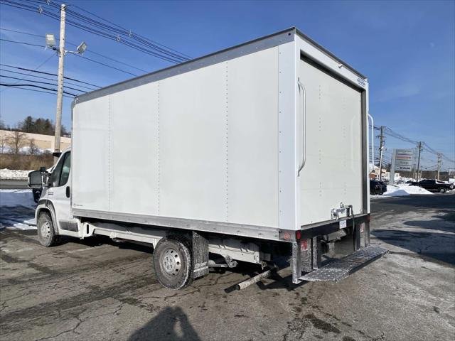 Used 2023 Bright White Clearcoat RAM  image 3