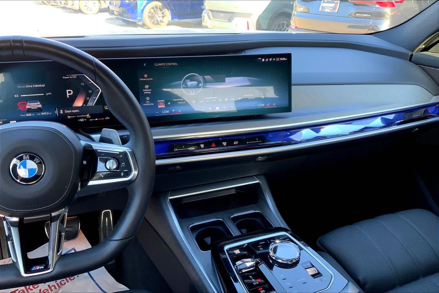 2025 BMW 7 Series 760i - Photo 6