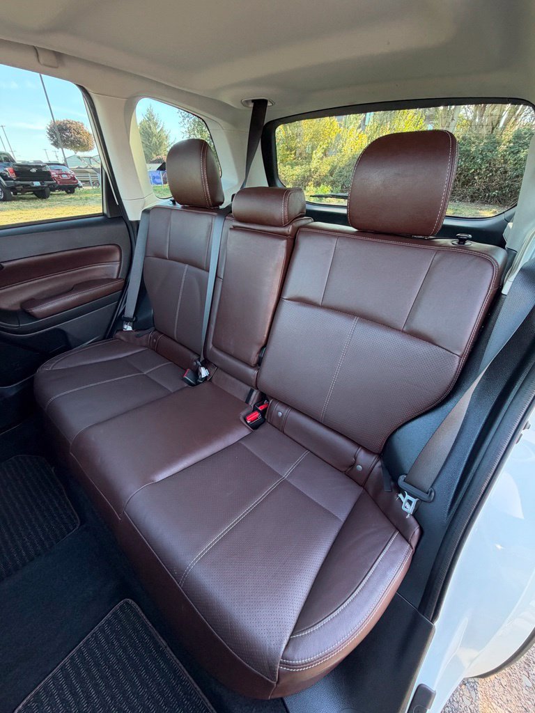 Used 2018 Crystal White Pearl Subaru 2.5i Touring image 24