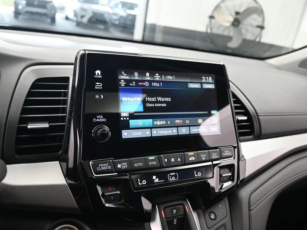 Used 2024 Gray / Black Honda EX-L image 17