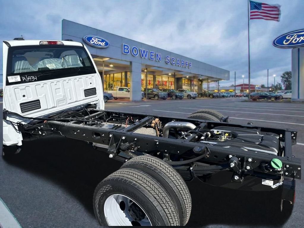 New 2025 Oxford White Ford XL image 18