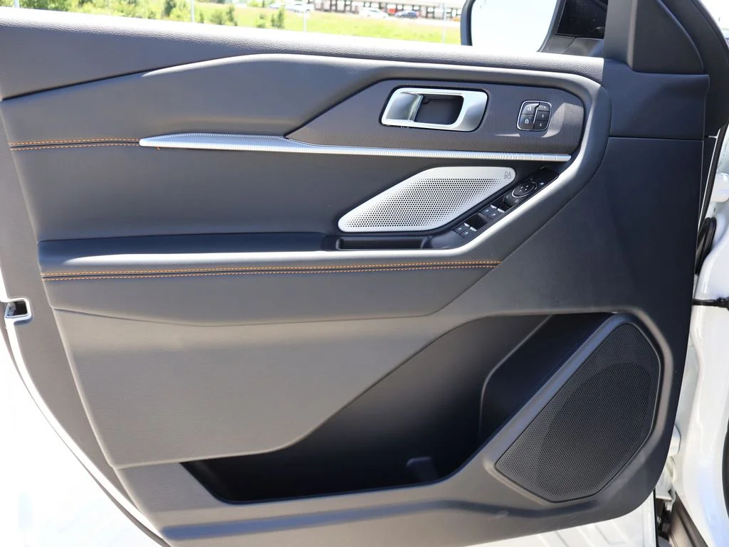 New 2026 Star White Metallic Tri-Coat Ford Tremor® image 22
