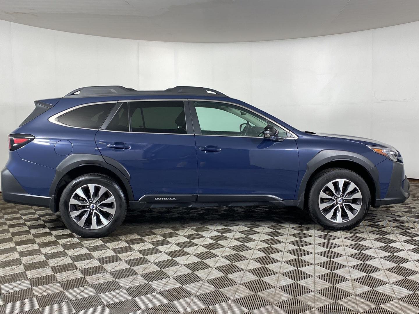 Used 2025 Cosmic Blue Pearl Subaru Limited image 4
