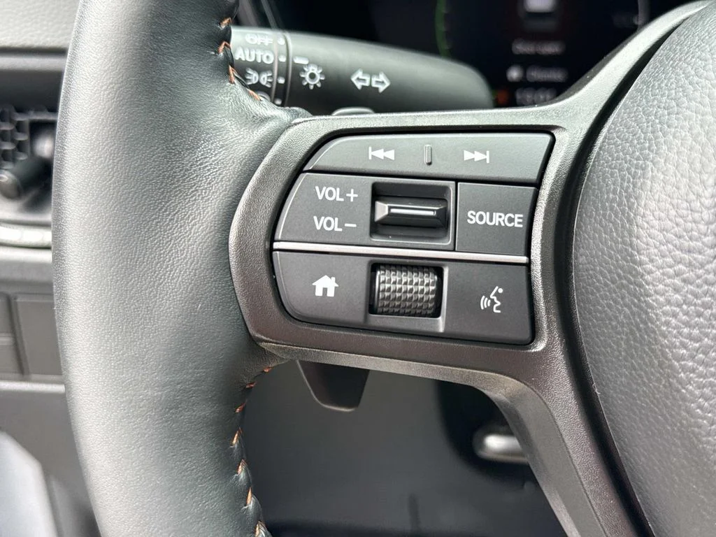 Used 2024  Honda Sport image 40