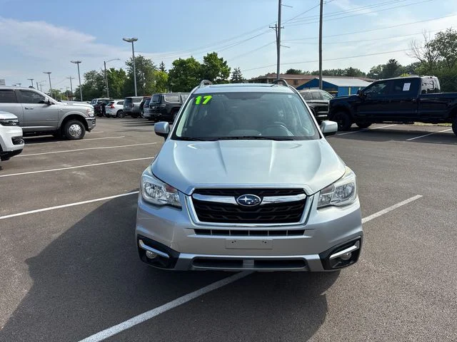 Used 2017 Silver Subaru 2.5i Premium image 5