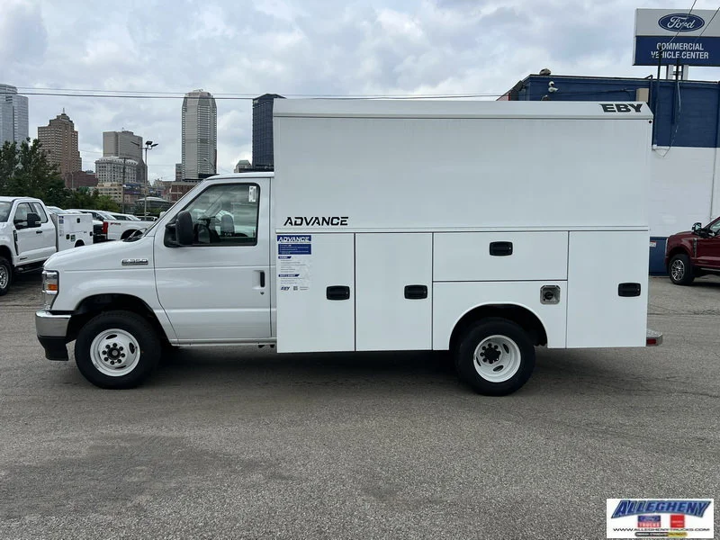 New 2027 Oxford White Ford  image 2