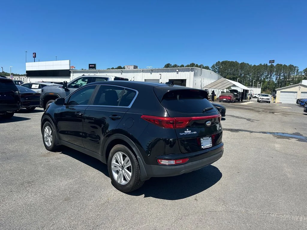 Used 2019 Red Kia LX image 5