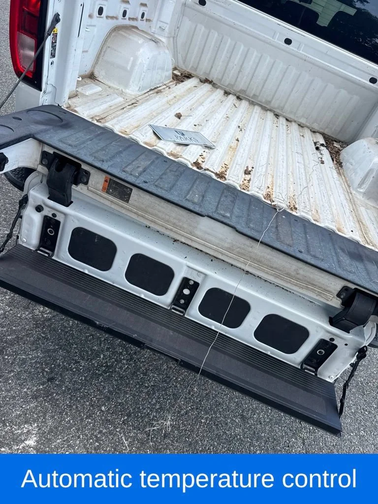 Used 2022 SUMMIT WHITE GMC Elevation image 22