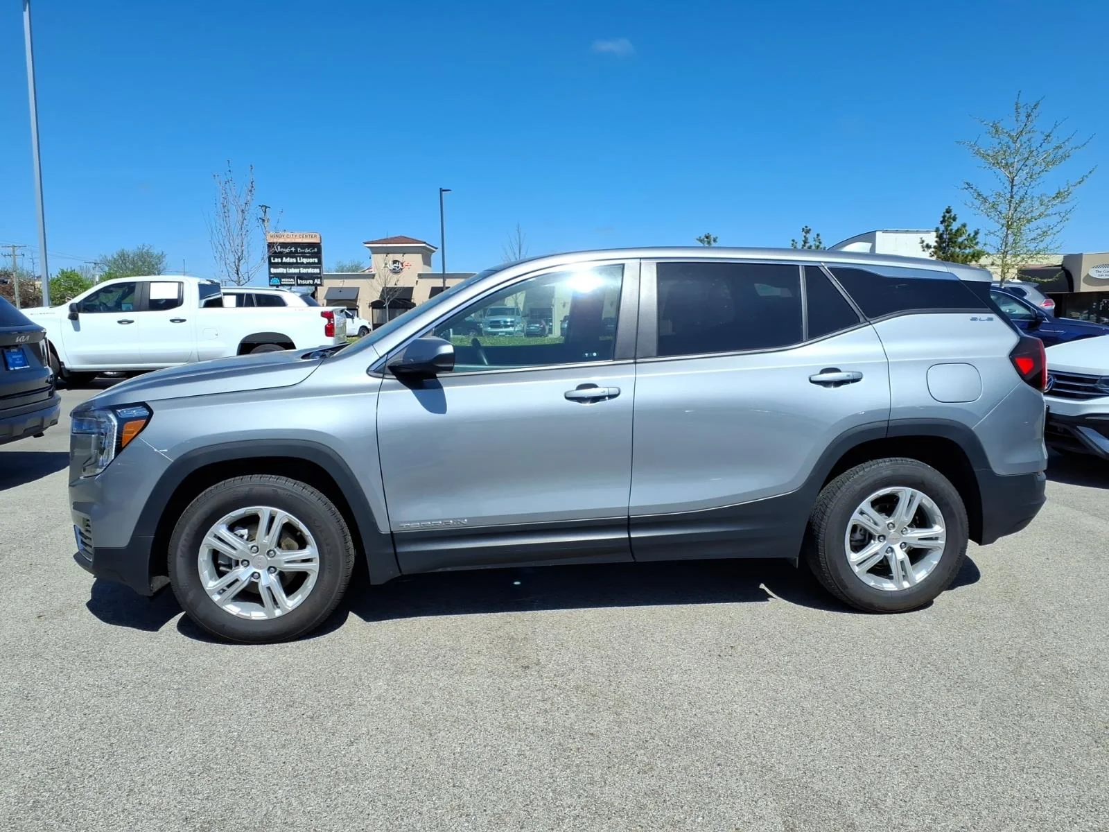 Used 2024 Sterling Metallic (gxd) GMC SLE image 4
