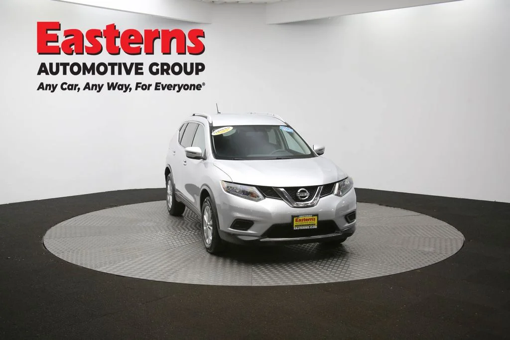 Used 2016 Silver Nissan SV image 48