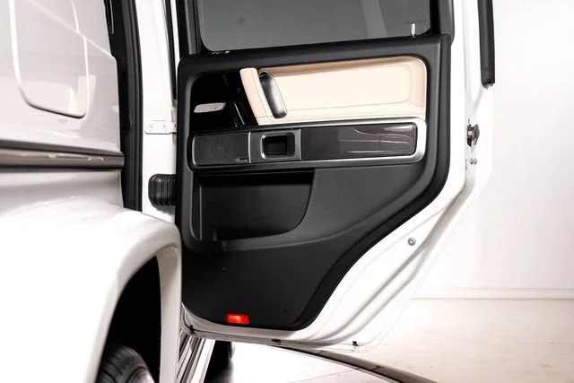 Used 2024 MANUFAKTUR Moonlight White Metallic Mercedes-Benz G 550 image 63