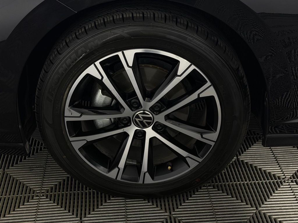 Used 2025 Deep Black Pearl Volkswagen 1.5T Sport image 12