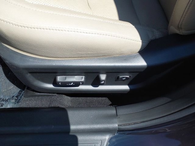 Used 2015 Black Kia EX image 12
