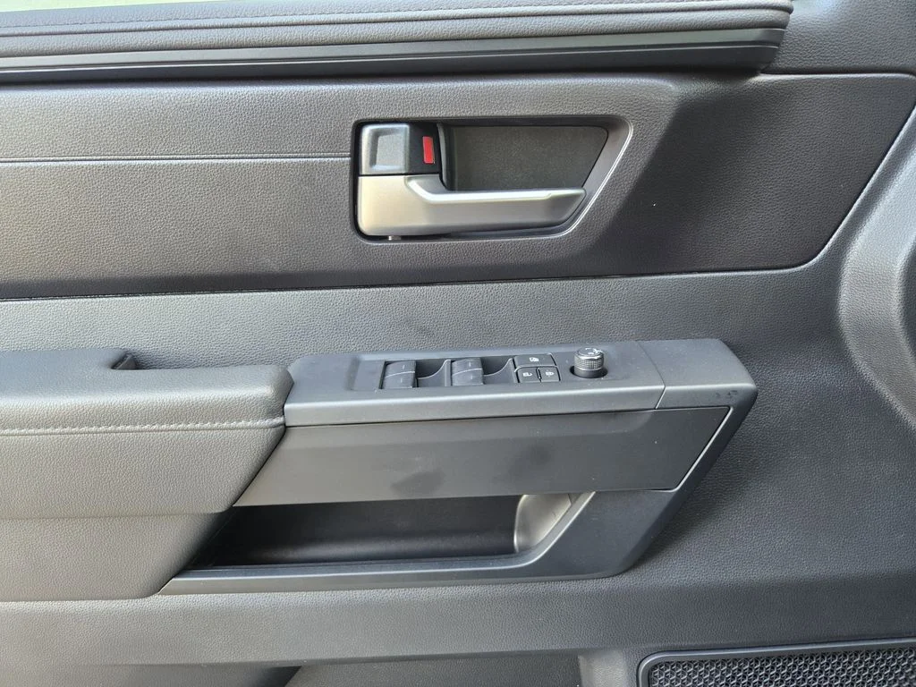 2026 Toyota Tundra SR5 - Photo 15