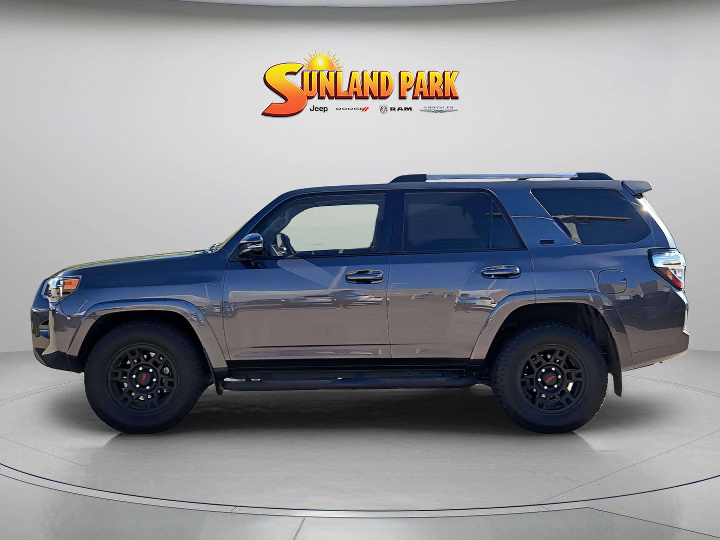 Used 2023 Magnetic Gray Metallic Toyota SR5 Premium image 3