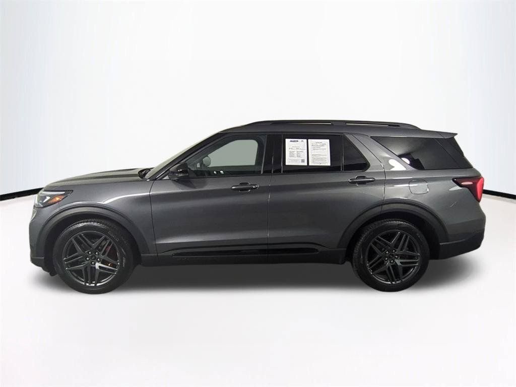 2025 Ford Explorer ST - Photo 8