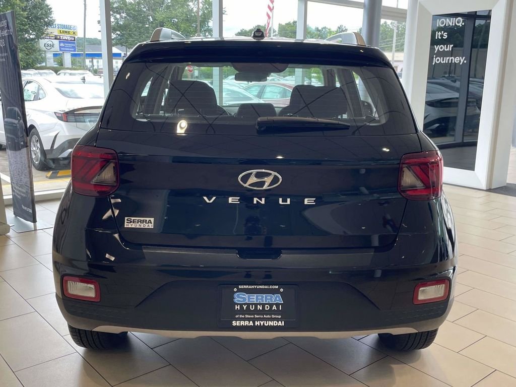2025 Hyundai Venue SEL - Photo 4
