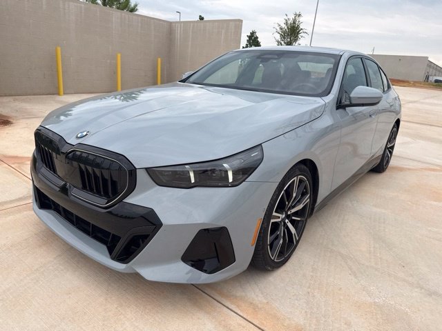 Used 2024 Gray BMW 540i xDrive image 1