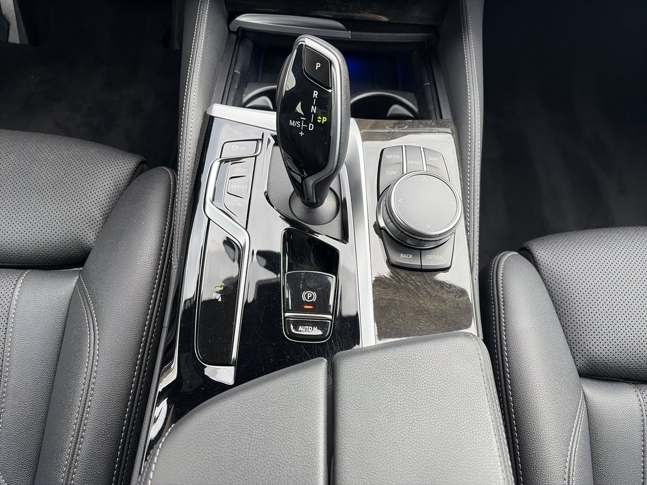 Used 2023 Black Sapphire Metallic BMW 540i image 28