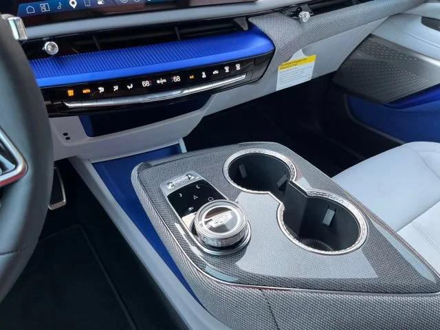 2027 Cadillac OPTIQ Luxury - Photo 35