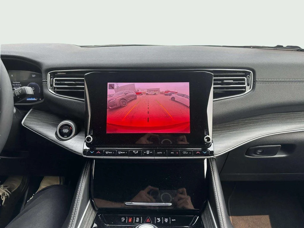 2023 Jeep Wagoneer L Series III - Photo 15