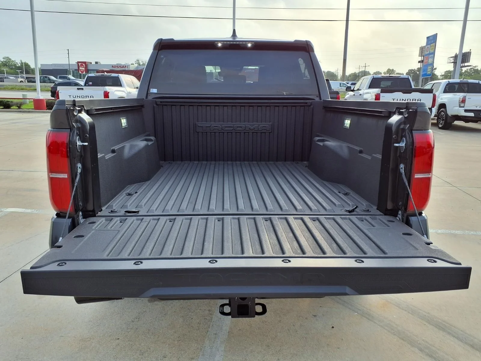 Used 2025  Toyota SR5 image 8