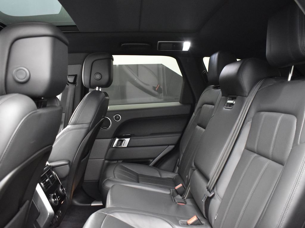 Used 2019 White Land Rover HSE image 7
