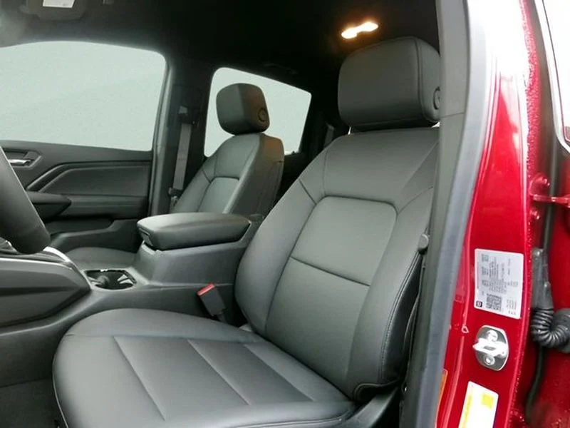 2026 Chevrolet Colorado LT - Photo 13