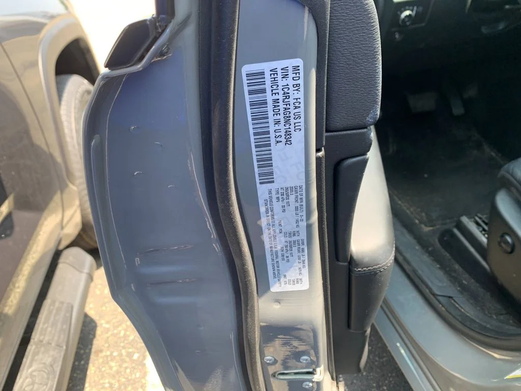 Used 2022 Gray Jeep Laredo X image 9