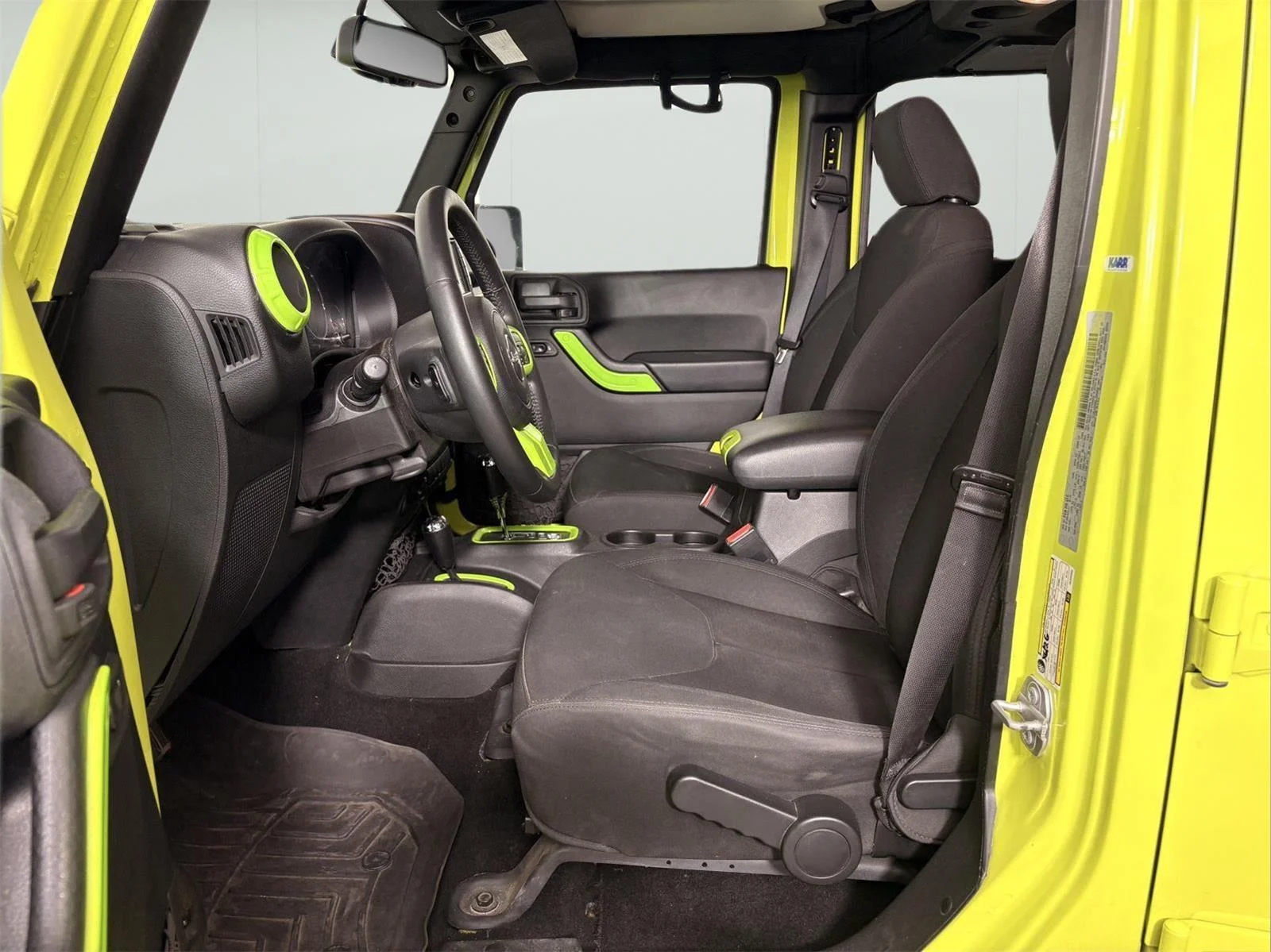 Used 2016 Hypergreen Clearcoat Jeep Sport image 12