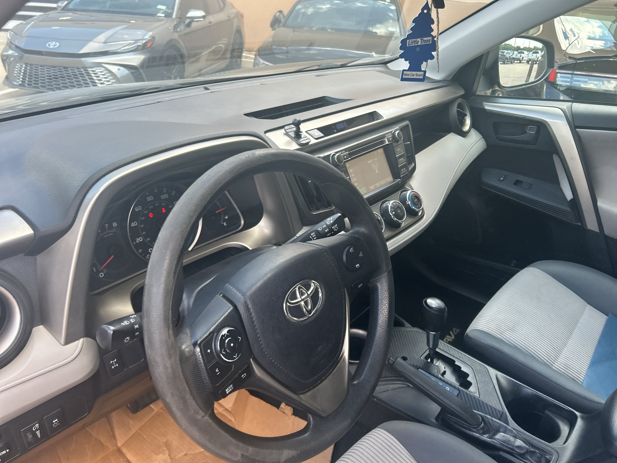 Used 2015 Black Toyota LE image 23