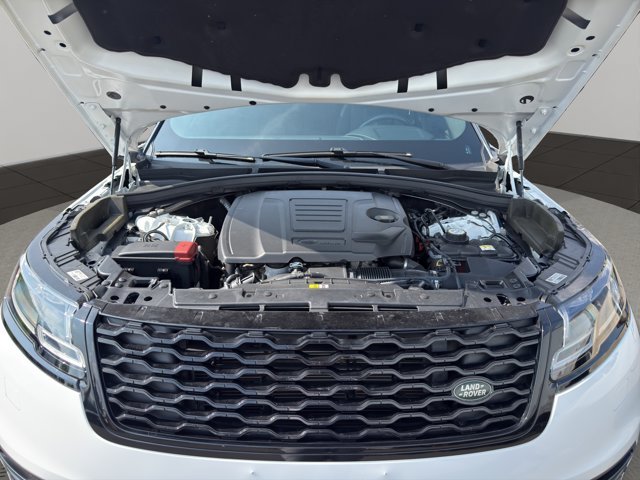 Used 2022 White Land Rover R-Dynamic S image 23