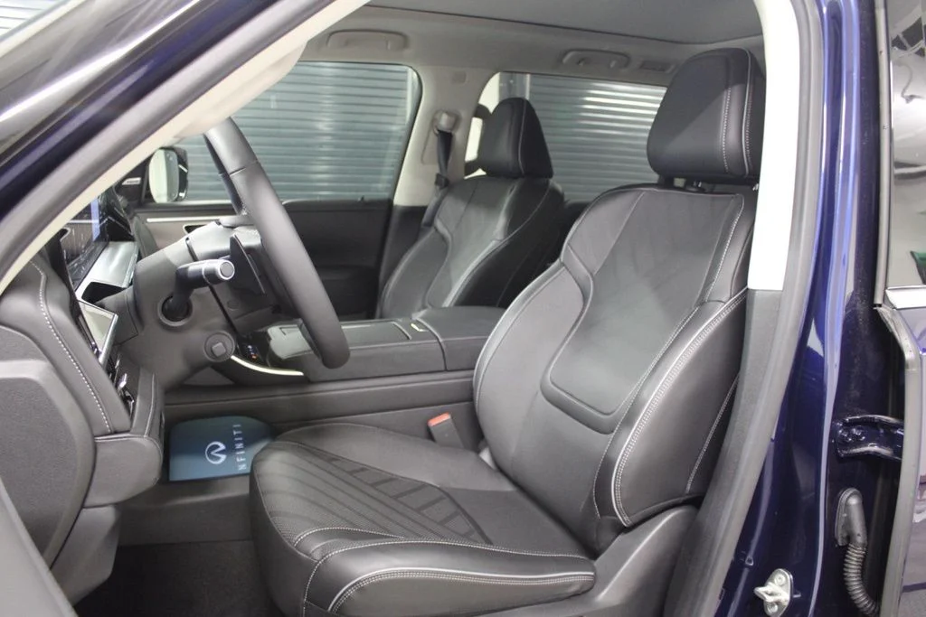 New 2025 GRAND BLUE INFINITI LUXE image 5