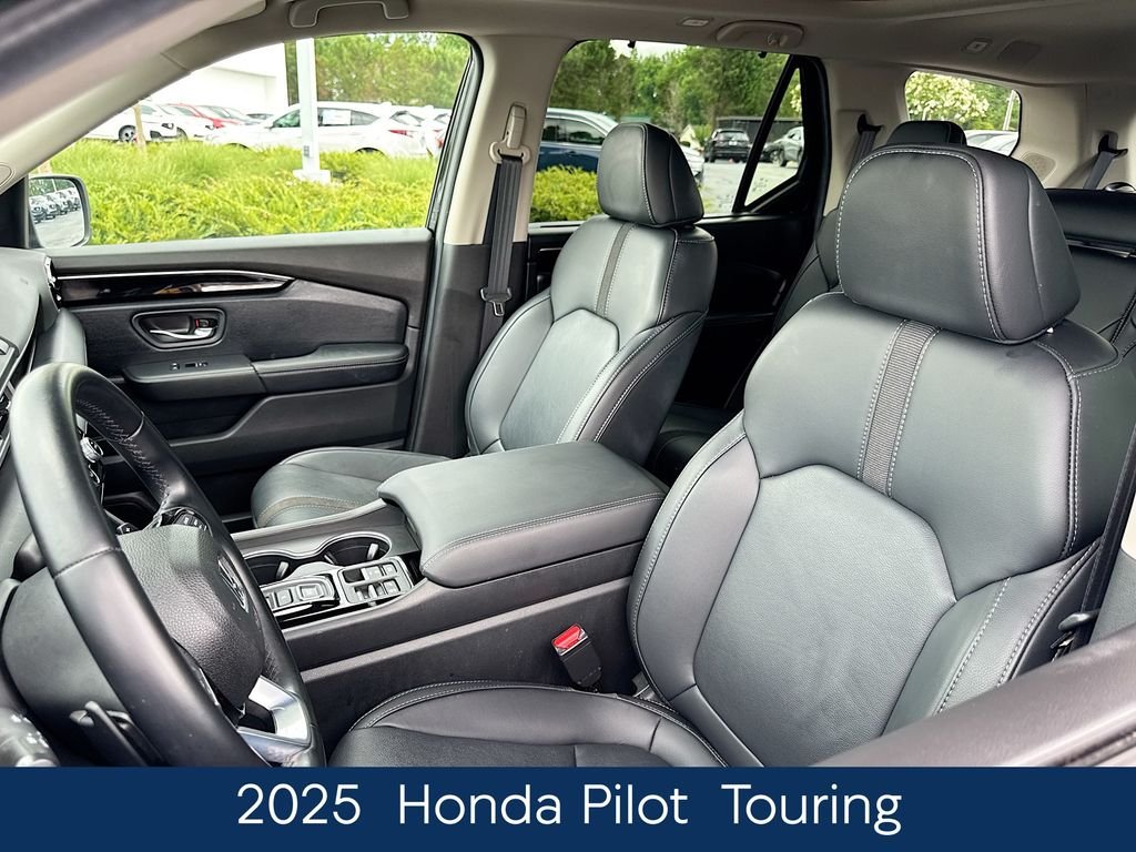 Used 2025  Honda Touring image 8