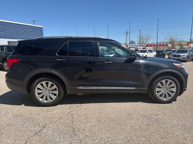 Used 2020 Black Metallic Ford Limited image 6
