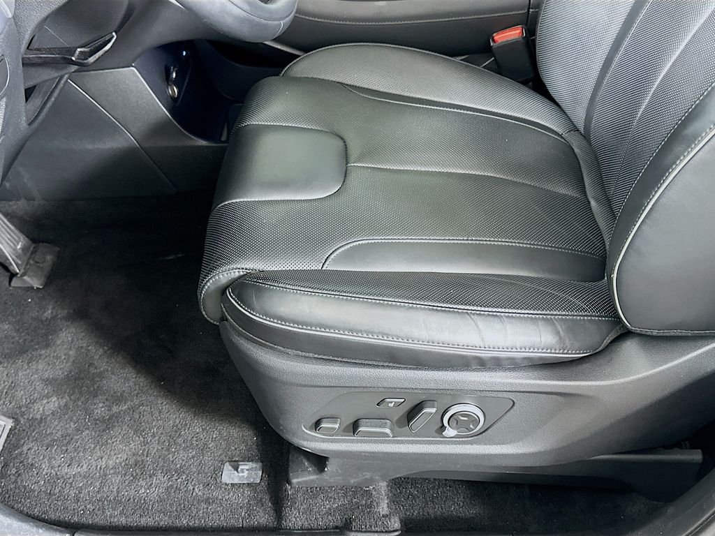 Used 2023 Red Hyundai Calligraphy image 20