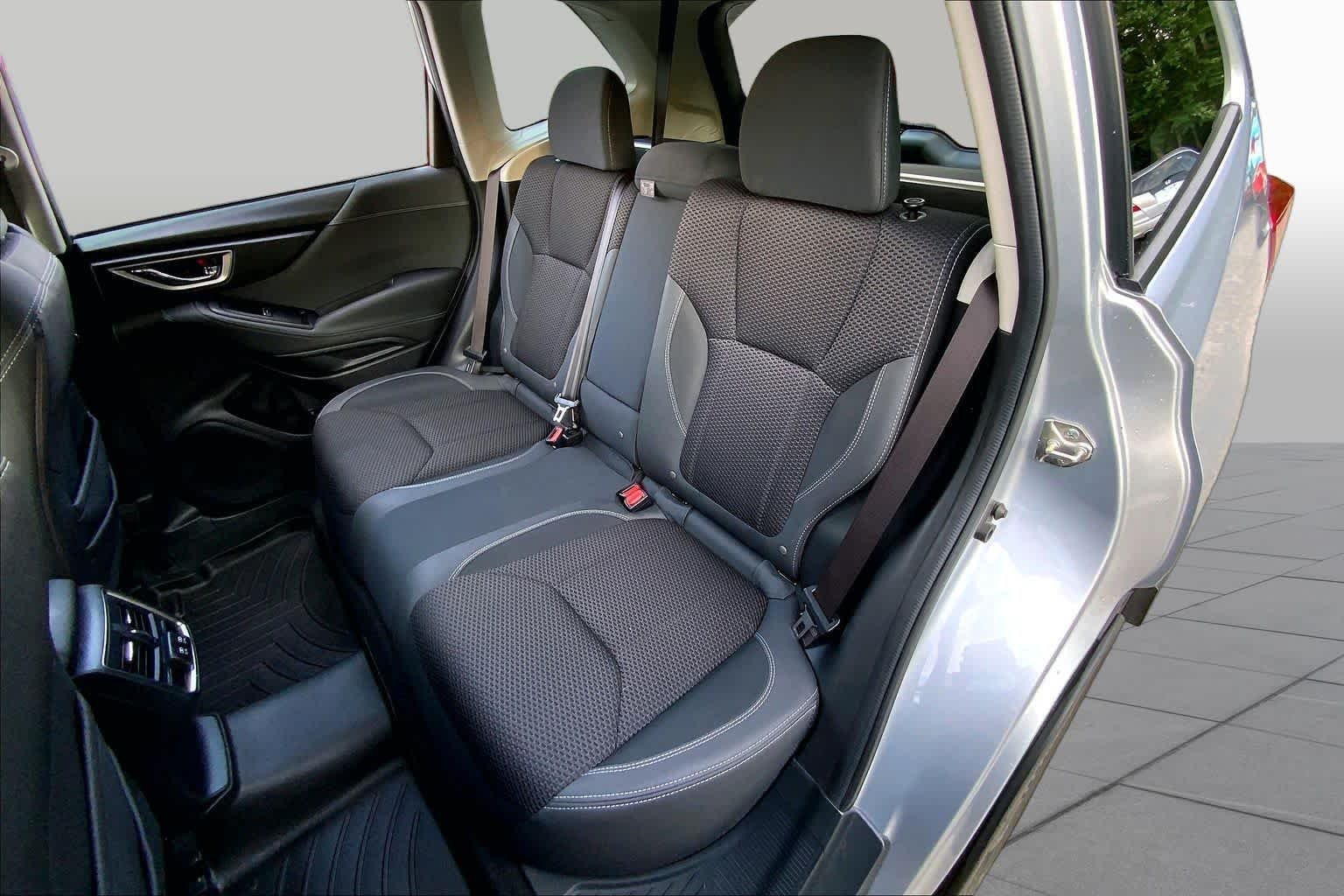 Used 2020 Ice Silver Metallic Subaru Premium image 21