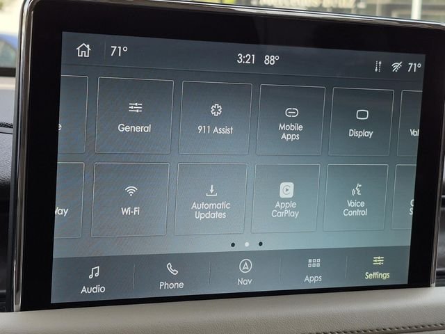 Used 2020 Black Metallic Lincoln Grand Touring image 35